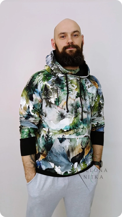 Bluza męska kangurka GÓRY z rękawem raglanowym, dużym kapturem, kieszenią z przodu i ściągaczami. Materiał: 97% bawełna, 3% elastan. Stylowa i wygodna.