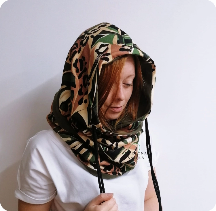 Komino-kaptur liście panterka