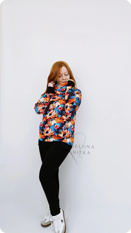 Bluza damska z kominem MALOWANE KWIATY ROZM S